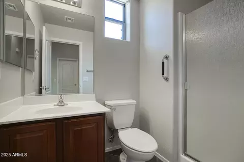 Bath - 2909 S Hansen Dr, Gilbert, AZ 85295 photo 1 of 3