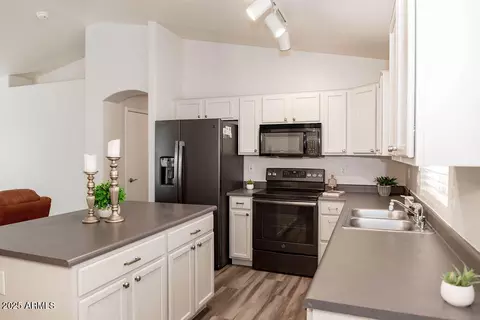 Kitchen - 6633 E Barstow St, Mesa, AZ 85205 photo 3 of 6