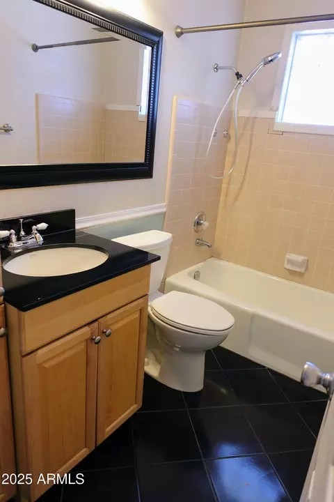 Bath - 2523 E Larkspur Dr, Phoenix, AZ 85032 photo 1 of 2