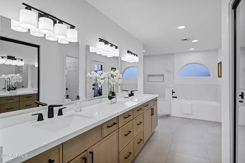 1527 E Mission Ln, Phoenix, AZ 85020 photo 5