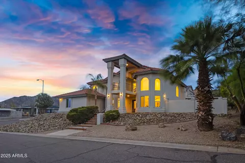 1527 E Mission Ln, Phoenix, AZ 85020