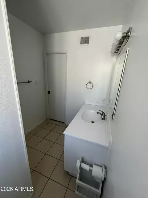 Bath - 490 S Ninth St, Globe, AZ 85501 photo 3 of 5