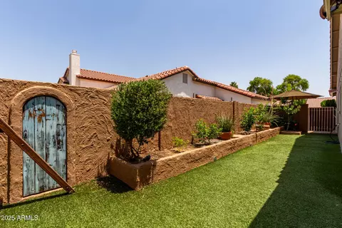 Exterior - 4102 E Tonto St, Phoenix, AZ 85044 photo 7 of 16