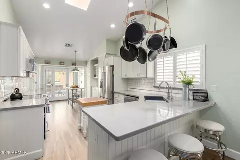 Kitchen - 4102 E Tonto St, Phoenix, AZ 85044 photo 4 of 9