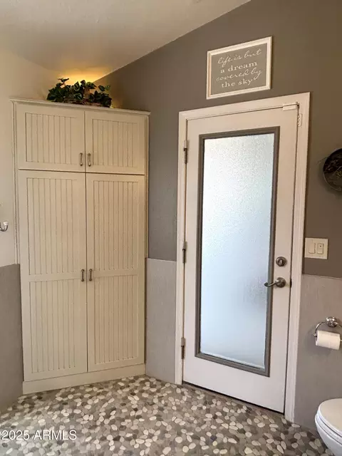 Bath - 4102 E Tonto St, Phoenix, AZ 85044 photo 3 of 4