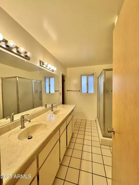 Bath - 710 E La Jolla Dr, Tempe, AZ 85282 photo 2 of 3