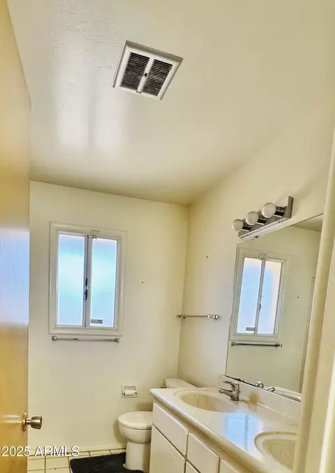 Bath - 710 E La Jolla Dr, Tempe, AZ 85282 photo 1 of 3