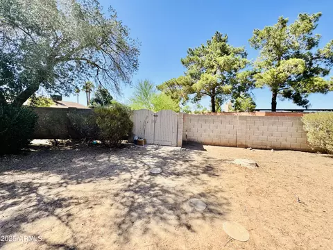 Exterior - 710 E La Jolla Dr, Tempe, AZ 85282 photo 4 of 9