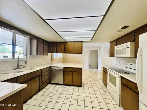 Kitchen - 710 E La Jolla Dr, Tempe, AZ 85282 photo 2 of 3