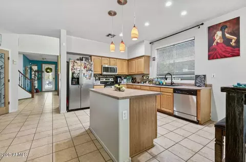 Kitchen - 2930 W Carson Rd, Phoenix, AZ 85041 photo 1 of 2
