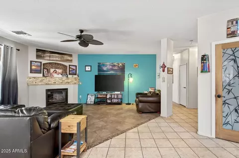 Living - 2930 W Carson Rd, Phoenix, AZ 85041 photo 1 of 2