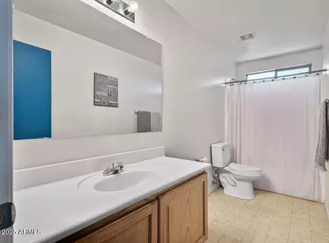 Bath - 2930 W Carson Rd, Phoenix, AZ 85041 photo 5 of 5
