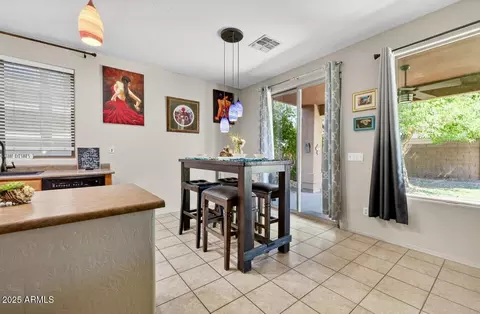 Dining - 2930 W Carson Rd, Phoenix, AZ 85041 photo 3 of 3