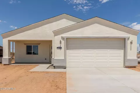 32210 S Center St, Wittmann, AZ 85361