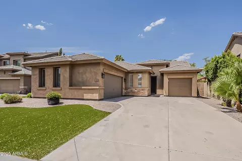 180 W Roadrunner Dr, Chandler, AZ 85286