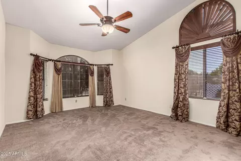 402 E Stonebridge Dr, Gilbert, AZ 85234 photo 4
