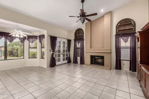 402 E Stonebridge Dr, Gilbert, AZ 85234 photo 8