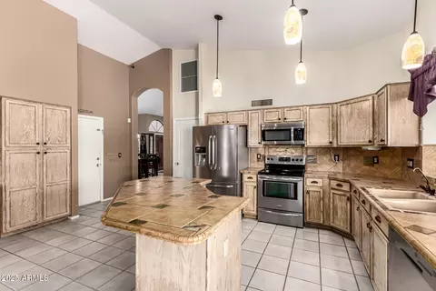 402 E Stonebridge Dr, Gilbert, AZ 85234 photo 11