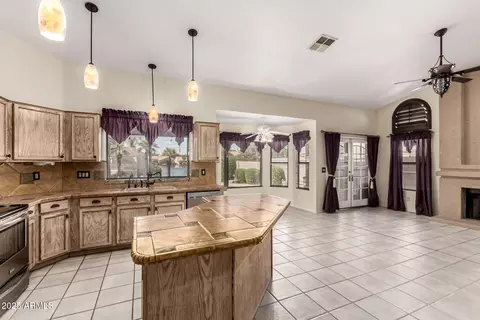 402 E Stonebridge Dr, Gilbert, AZ 85234 photo 12