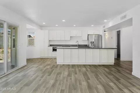426 E Morrow Dr, Phoenix, AZ 85024 photo 8