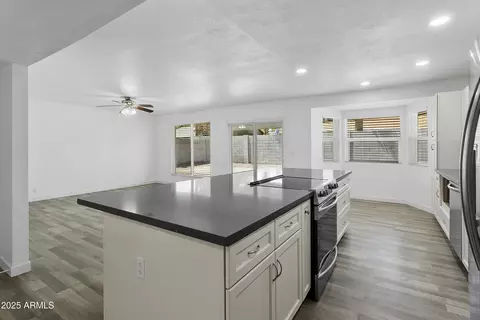 426 E Morrow Dr, Phoenix, AZ 85024 photo 6