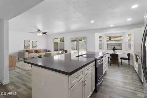 426 E Morrow Dr, Phoenix, AZ 85024 photo 5