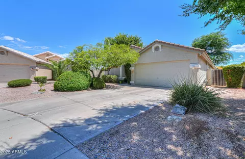 835 S Modine Ln, Gilbert, AZ 85296 photo 3
