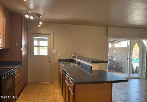 420 E Laguna Dr, Tempe, AZ 85282 photo 4
