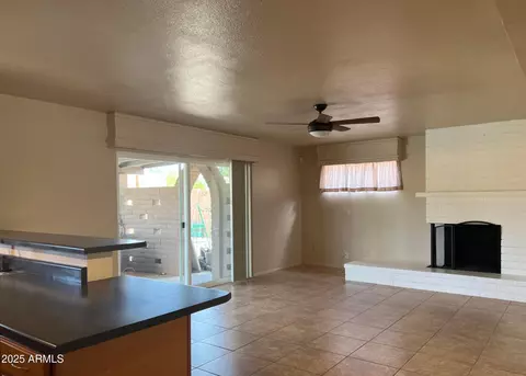 420 E Laguna Dr, Tempe, AZ 85282 photo 5
