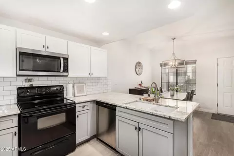 Kitchen - 3150 E Beardsley Rd #1062, Phoenix, AZ 85050 photo 4 of 4