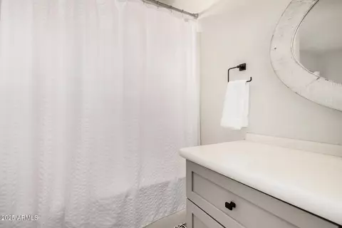 Bath - 3150 E Beardsley Rd #1062, Phoenix, AZ 85050 photo 4 of 4