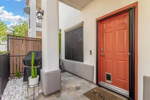 Exterior - 3150 E Beardsley Rd #1062, Phoenix, AZ 85050 photo 4 of 14