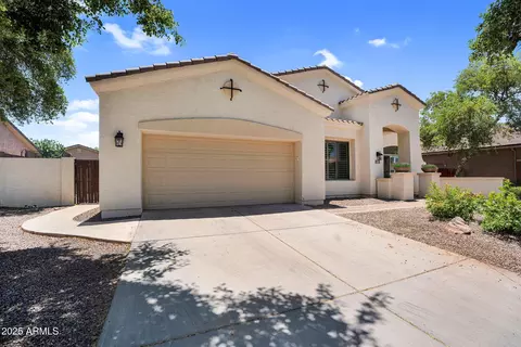 Exterior - 4323 E Reins Rd, Gilbert, AZ 85297 photo 2 of 13