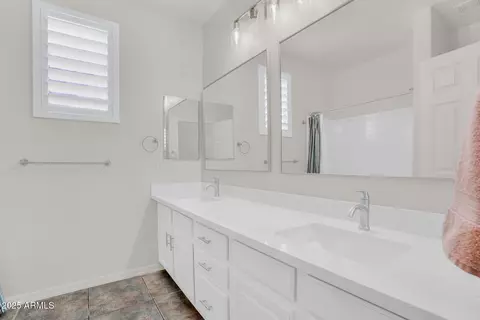 Bath - 4323 E Reins Rd, Gilbert, AZ 85297 photo 5 of 5
