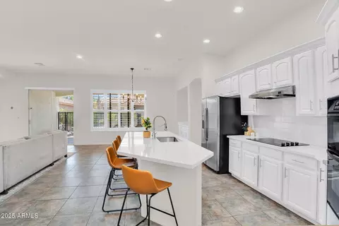 Kitchen - 4323 E Reins Rd, Gilbert, AZ 85297 photo 2 of 5