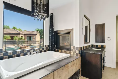 Bath - 2815 E Arrowhead Trl, Gilbert, AZ 85297 photo 2 of 7