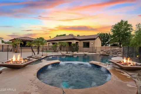 Exterior - 2815 E Arrowhead Trl, Gilbert, AZ 85297 photo 2 of 8