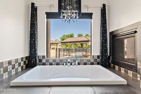 Bath - 2815 E Arrowhead Trl, Gilbert, AZ 85297 photo 3 of 7