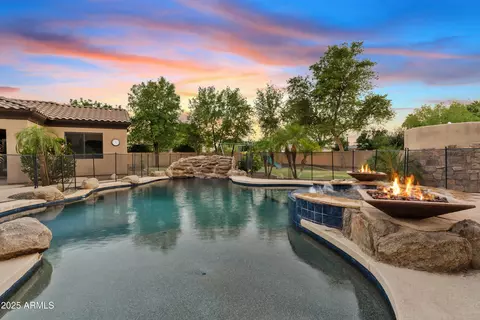 Exterior - 2815 E Arrowhead Trl, Gilbert, AZ 85297 photo 7 of 8