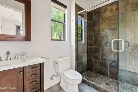 Bath - 2815 E Arrowhead Trl, Gilbert, AZ 85297 photo 6 of 7