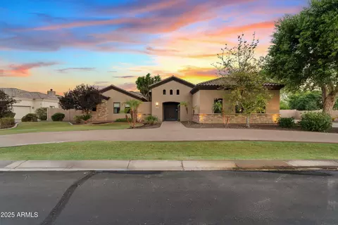 2815 E Arrowhead Trl, Gilbert, AZ 85297
