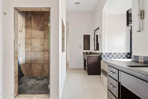 Bath - 2815 E Arrowhead Trl, Gilbert, AZ 85297 photo 1 of 7