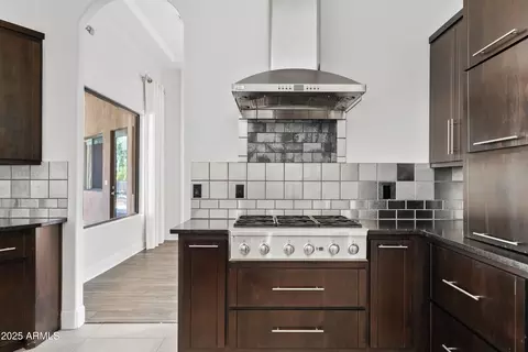 Kitchen - 2815 E Arrowhead Trl, Gilbert, AZ 85297 photo 5 of 7