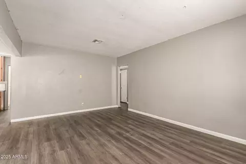 1300 E Meadowbrook Ave, Phoenix, AZ 85014 photo 3