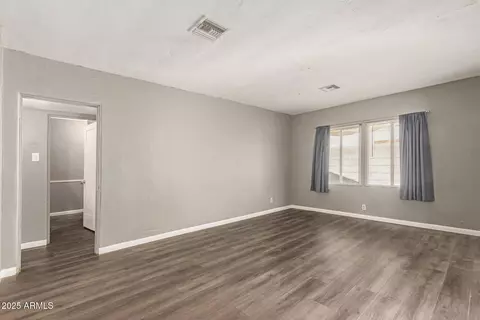 1300 E Meadowbrook Ave, Phoenix, AZ 85014 photo 5