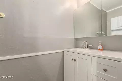 1300 E Meadowbrook Ave, Phoenix, AZ 85014 photo 10