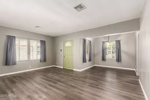 1300 E Meadowbrook Ave, Phoenix, AZ 85014 photo 4