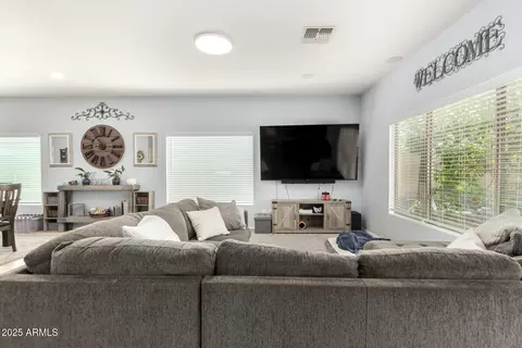 2103 W Carter Rd, Phoenix, AZ 85041 photo 8