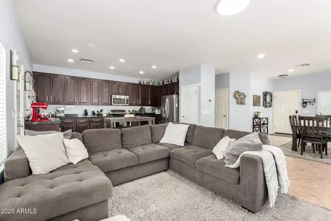 2103 W Carter Rd, Phoenix, AZ 85041 photo 6