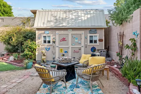 Exterior - 2715 E Vista Dr, Phoenix, AZ 85032 photo 8 of 9
